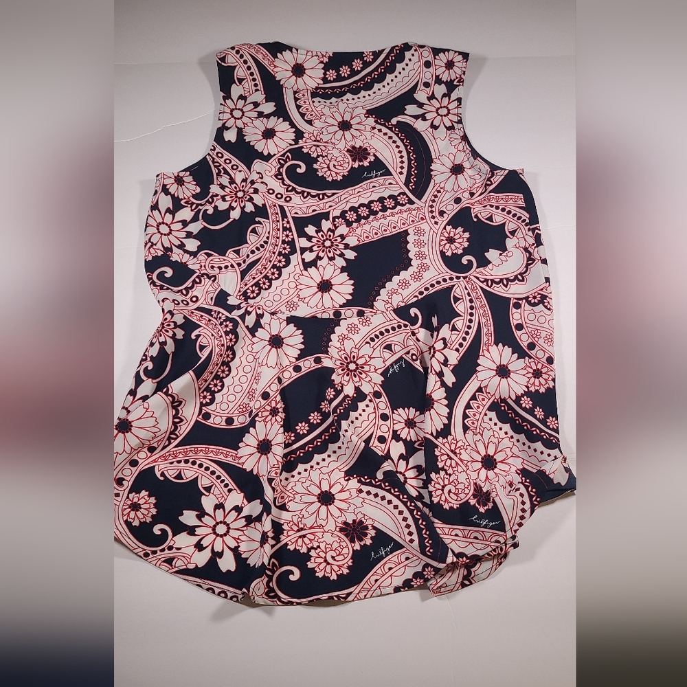Womens Tommy Hilfiger sleeveless blouse NWT